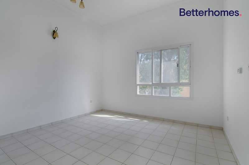 10 Stand Alone | Bright & Spacious | Private Garden