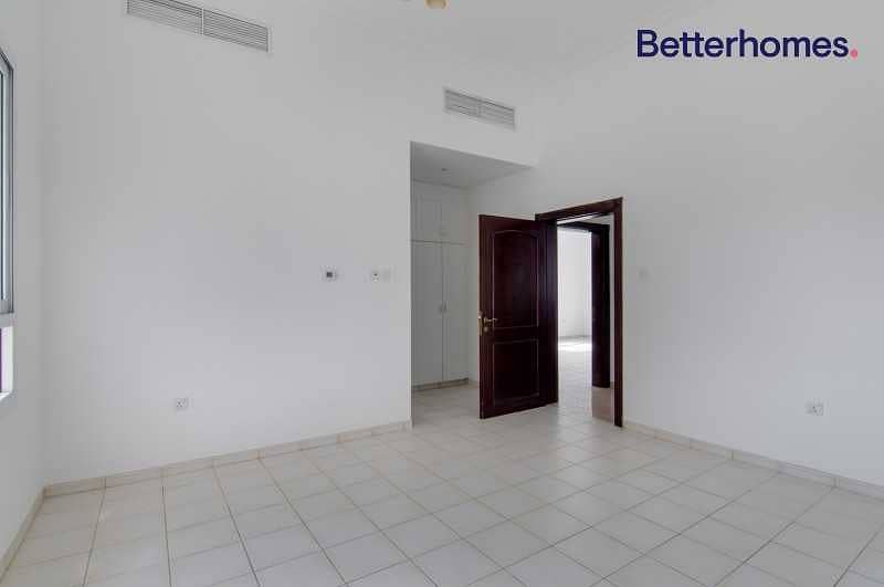 12 Stand Alone | Bright & Spacious | Private Garden