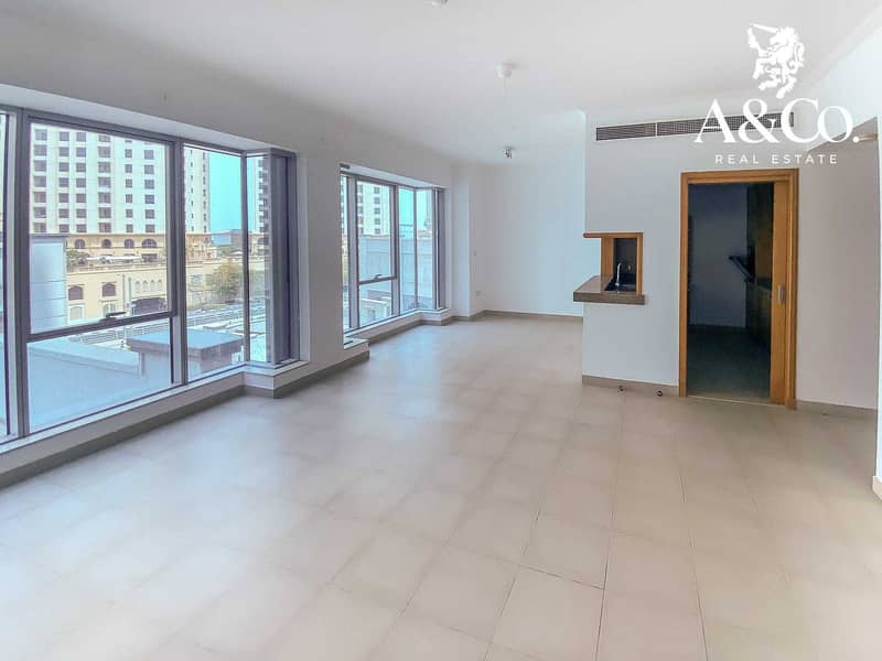 Spacious 1 Bed | With 6 Cheques | Aurora