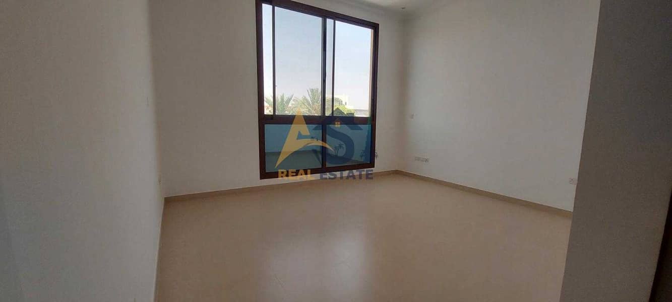 8 Spacious 5 BR+ Maid's Room| Commercial Villa| Prime Location| FoRent