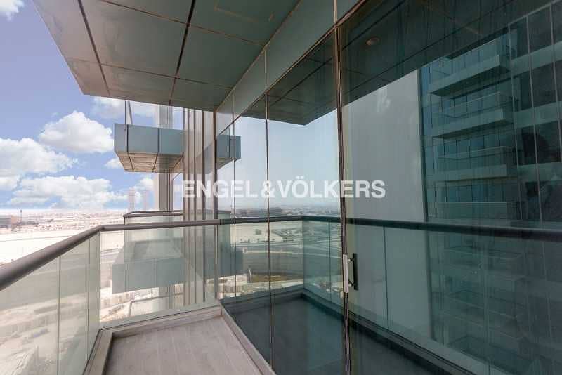 8 Open View | Spacious | Floor to Ceiling Glass