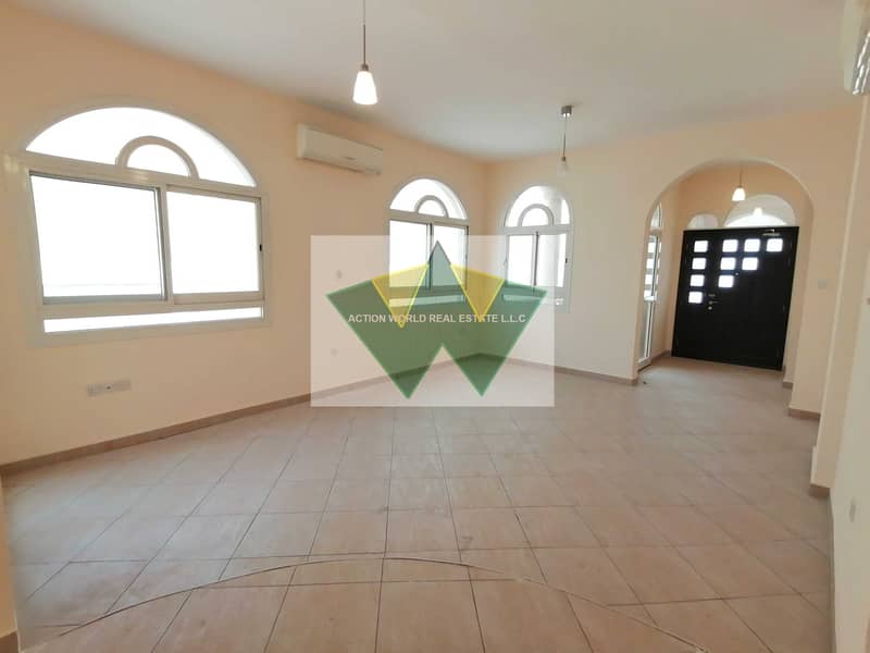 7 large size 5 bedroom Compound villa with Private Entrance with big yard avaiable for rent in mohammad bin zayed city