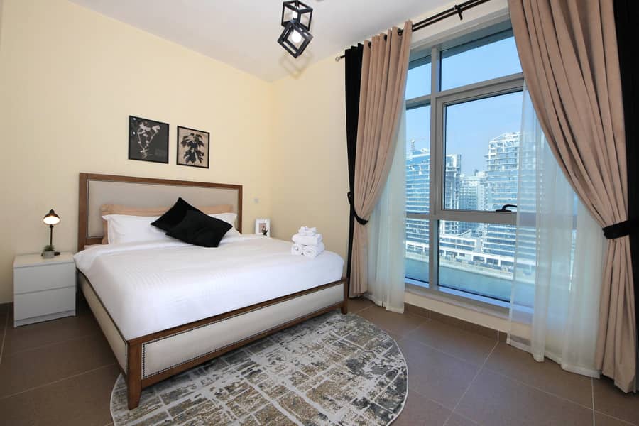 2 Stunning 1 Bedroom Apartment In Business Bay Lake View