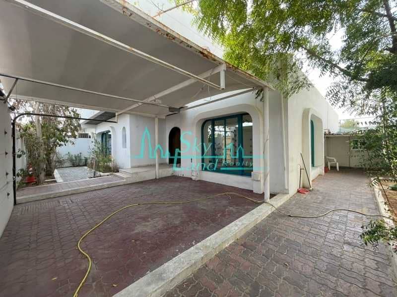 3 Commercial Villa 4 BR | Jumeirah| Main Road