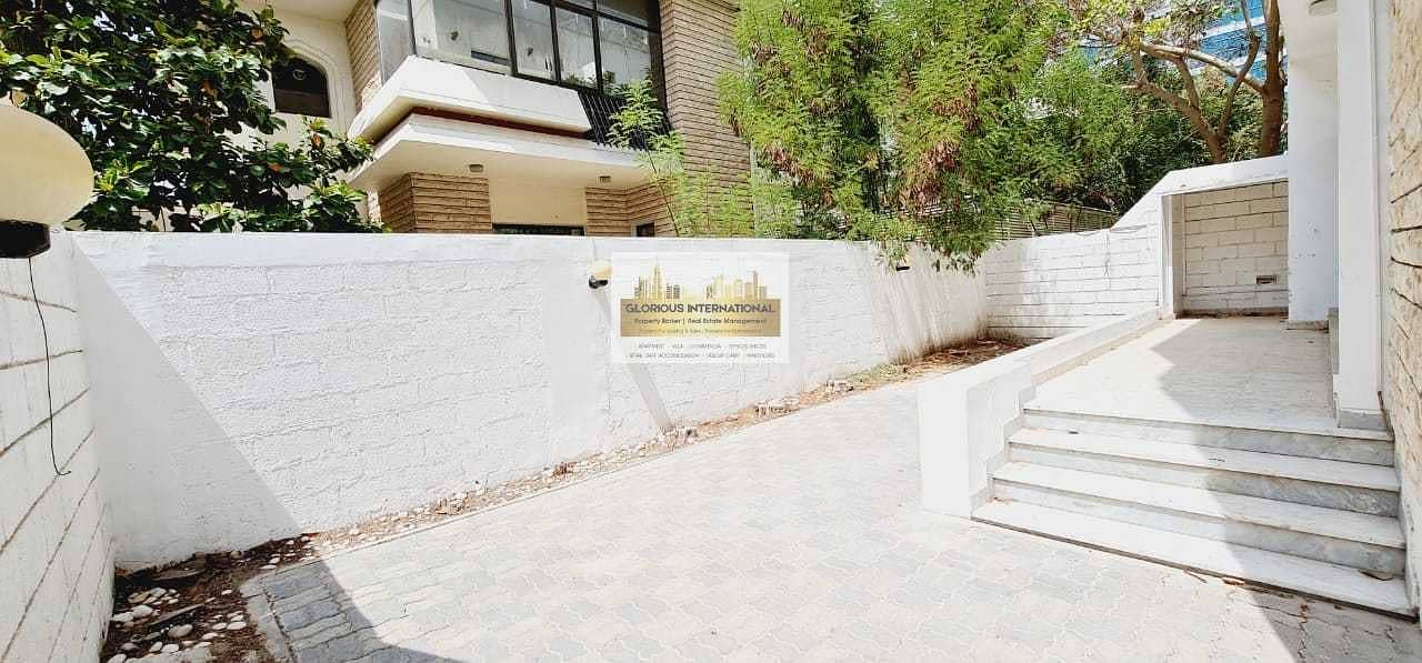 20 Appealing Villa w/ Garden in Khalidiya Corniche
