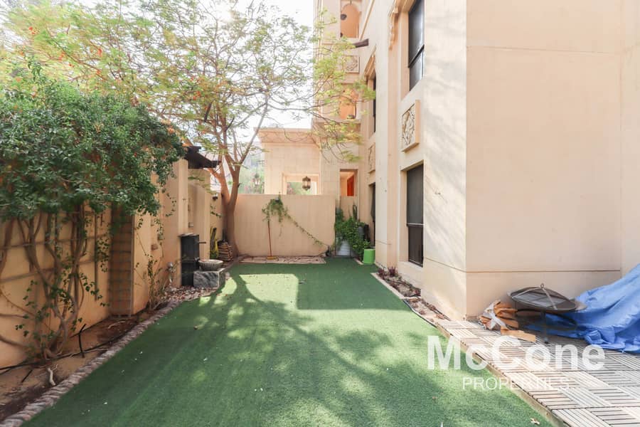 8 Large Private Garden | Spacious | Keys In Hand