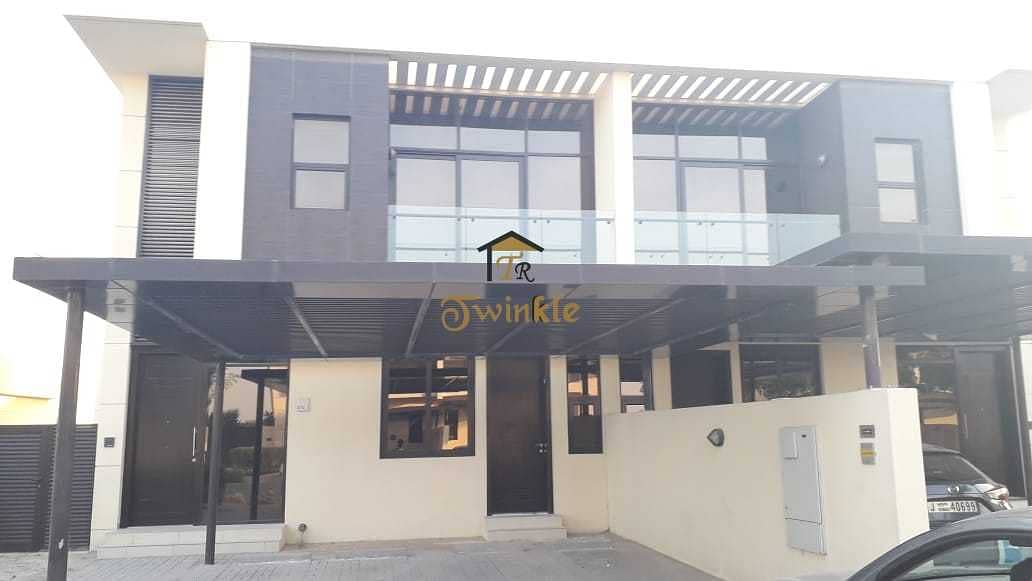 Queen Meadows| 3 B/R + Maids| TH-L Landscaped| Peacefull community Queen Meadows| 3 B/R + Maids| TH-L Landscaped| Peacefull community