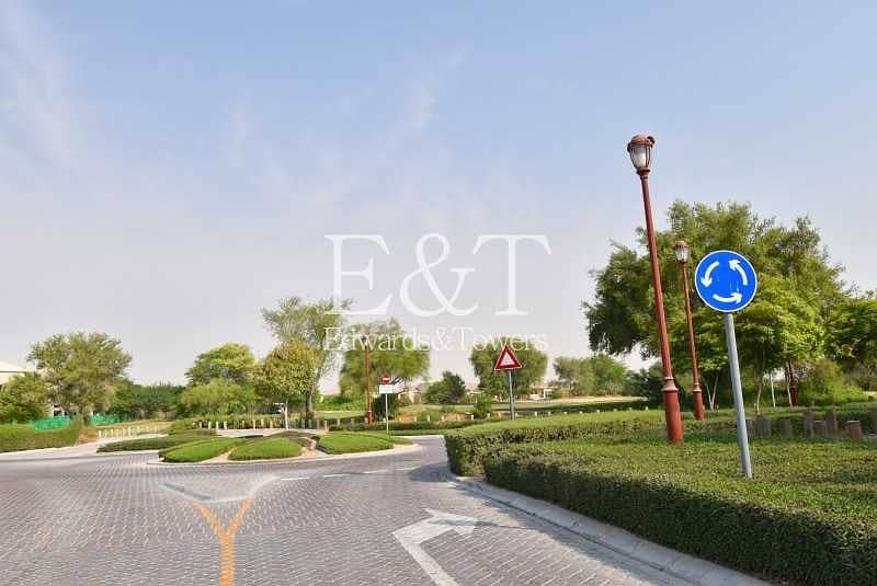 17 Beautiful 4bed+maid townhouse| Jumeirah Luxury Community