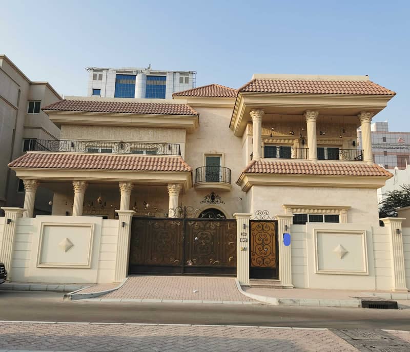 Luxurious 5 Master Bedrooms Villa With driver Room in Mushrif