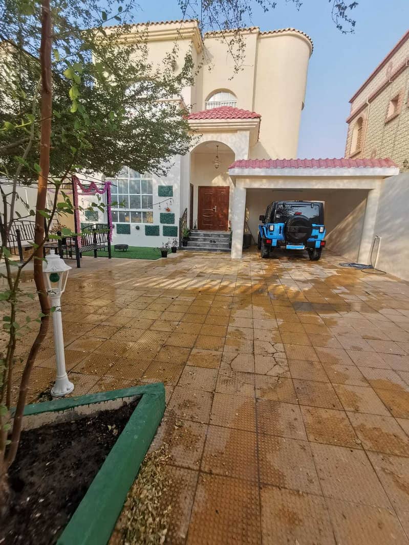 Villa for rent on two floors in Al-Rawda area 2, the third piece of Sheikh Ammar Street, super deluxe