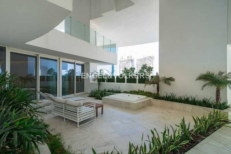13 Private Jacuzzi & Garden|Also avail for 6 Months