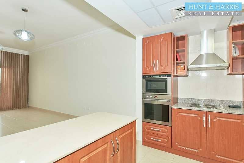 11 Fully Renovated Studio - Walking Distance to the Beach