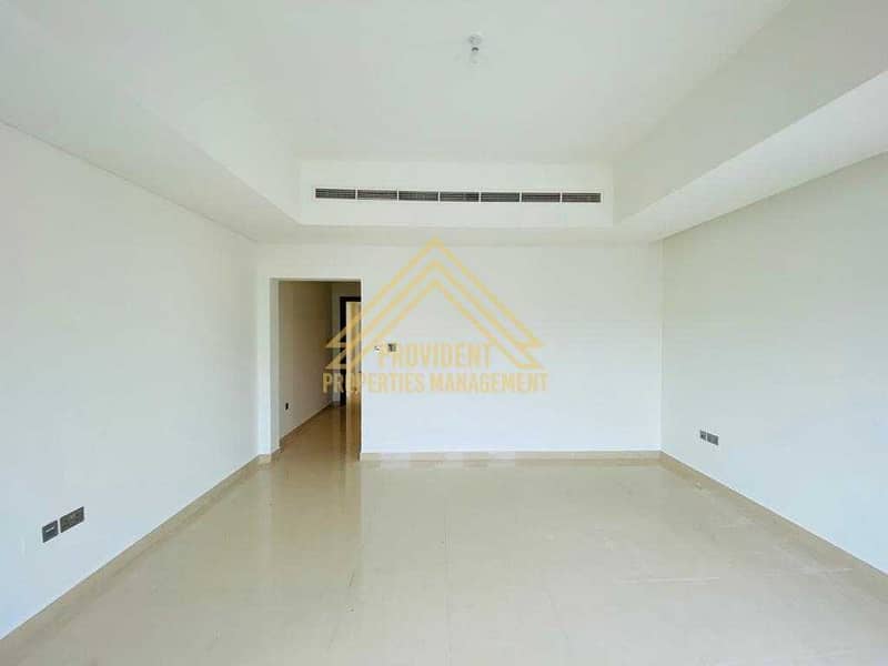 Vacant and Spacious Villa | 5 BR | Prime Community | Exclusive Facilities and Amenities Vacant and Spacious Villa | 5 BR | Prime Community | Exclusive Facilities and Amenities