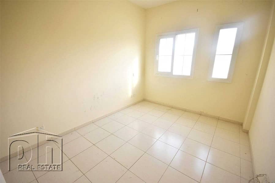 2 Vacant 3M  | Pool  |  Extended Entrance