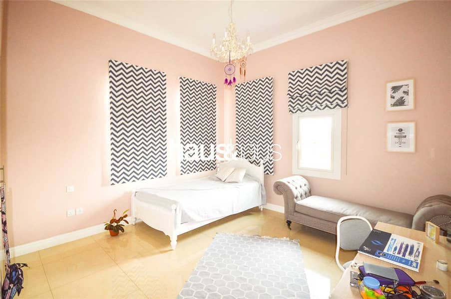 11 5BR + Maids | Upgraded | Swimming Pool | VOT