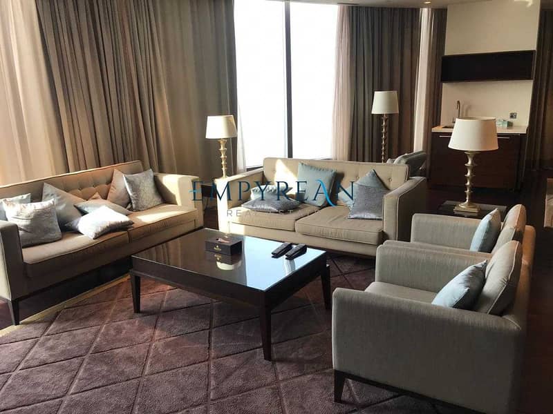 Luxurious | Fully Furnished| SZR View| higher floor