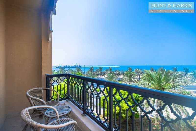 Live by the Sea - Fully Furnished Spacious One Bedroom