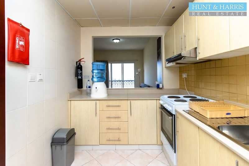 6 Live by the Sea - Fully Furnished Spacious One Bedroom