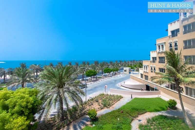 19 Live by the Sea - Fully Furnished Spacious One Bedroom