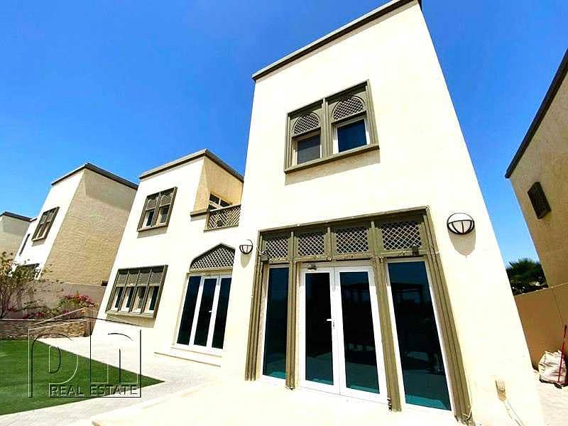 3 Bedrooms | Huge Plot | Great condition 3 Bedrooms | Huge Plot | Great condition