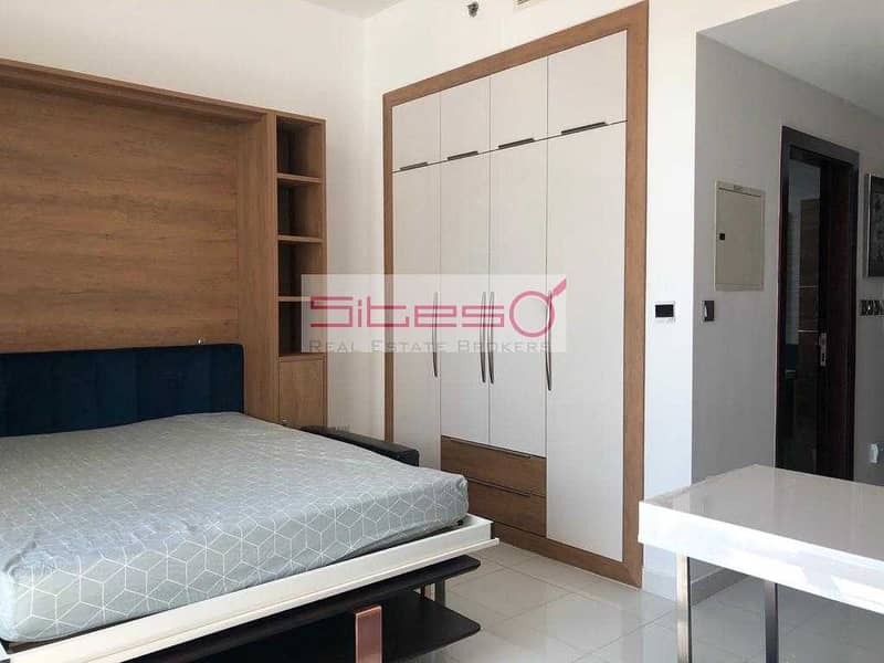 4 Luxurious Furnished Studio / closed toDiscovery Metro