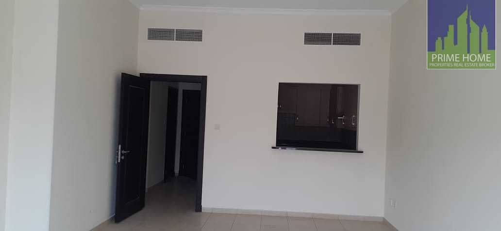 3 AMR - Large Size Vacant 2 Bedroom for Sale only in 650k