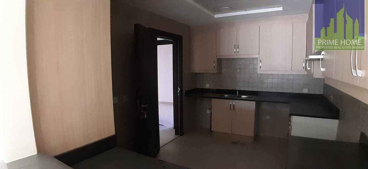 8 AMR - Large Size Vacant 2 Bedroom for Sale only in 650k