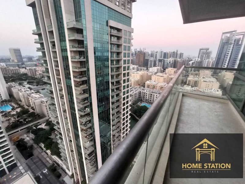 19 HIGH FLOOR | CANAL AND GOLF COURSE VIEW | BRIGHT AND SPACIOUS