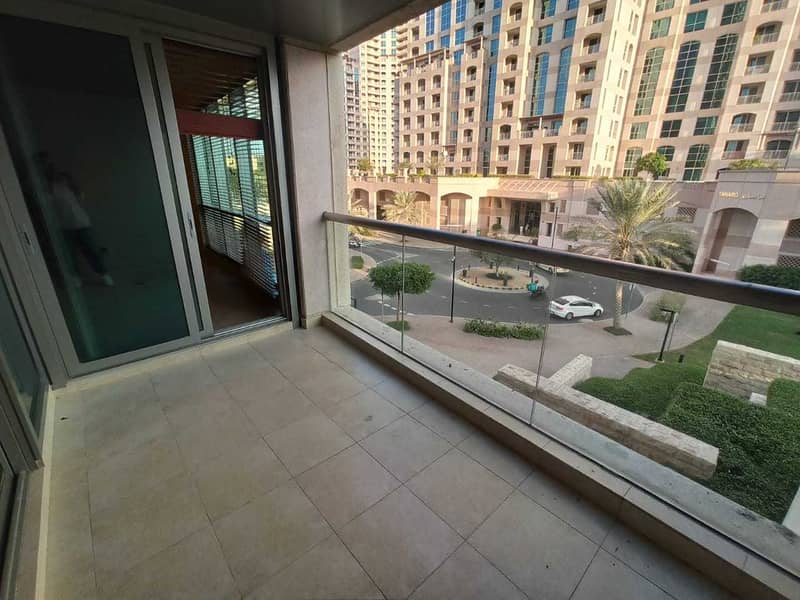 11 CHILLER FREE | LOW FLOOR | STUNNING VIEW | HUGE BALCONY