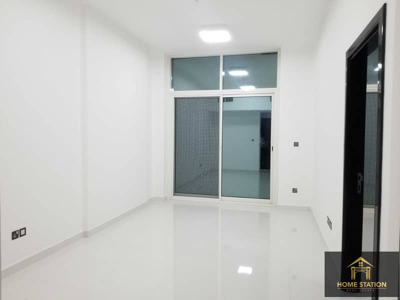 2 chiller free at a prime location 1bedroom for rent in Arabian Gate 41k/4chq