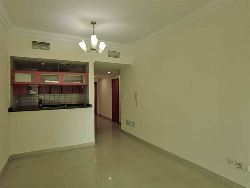 Spacious Balcony | Wardrobes | Road View Spacious Balcony | Wardrobes | Road View