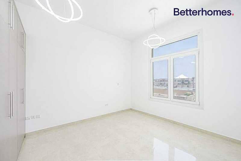 8 Brand new|Great finishing| Spacious and bright