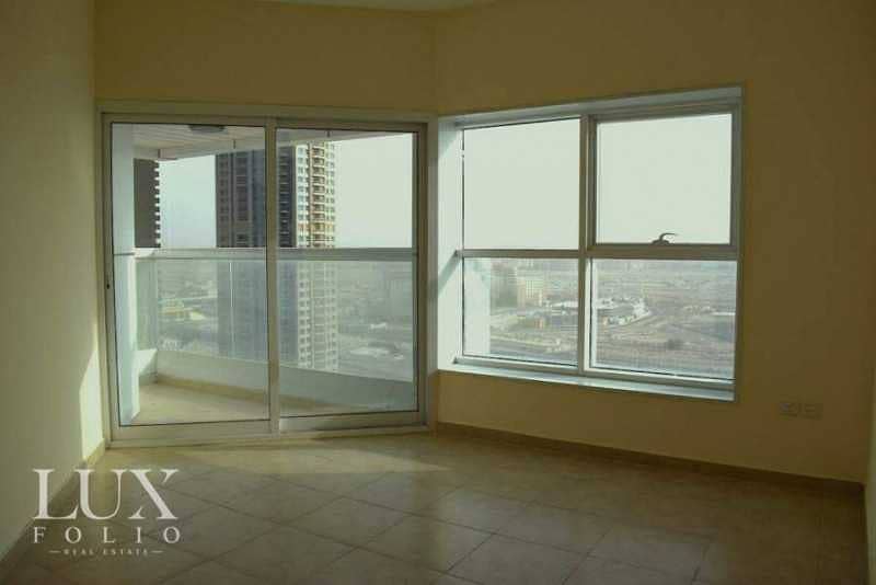 Cluster A|3Bed|Next to Metro|Bright|Avail