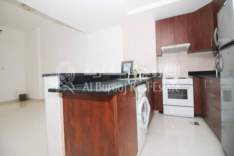 7 Nice Layout|1 Bedroom| Chiller Free| Close to Tram