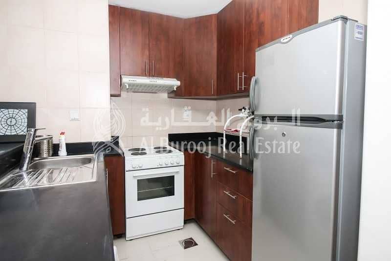8 Nice Layout|1 Bedroom| Chiller Free| Close to Tram
