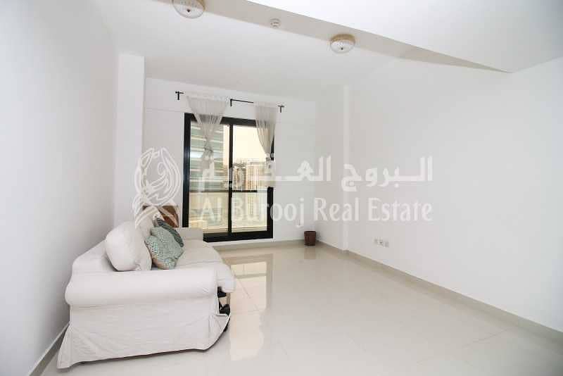 10 Nice Layout|1 Bedroom| Chiller Free| Close to Tram