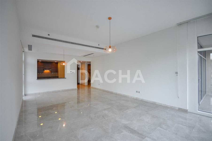4 Spacious 1BR with Large terrace and Burj View