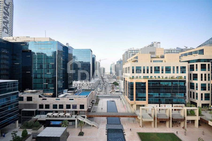 22 Spacious 1BR with Large terrace and Burj View