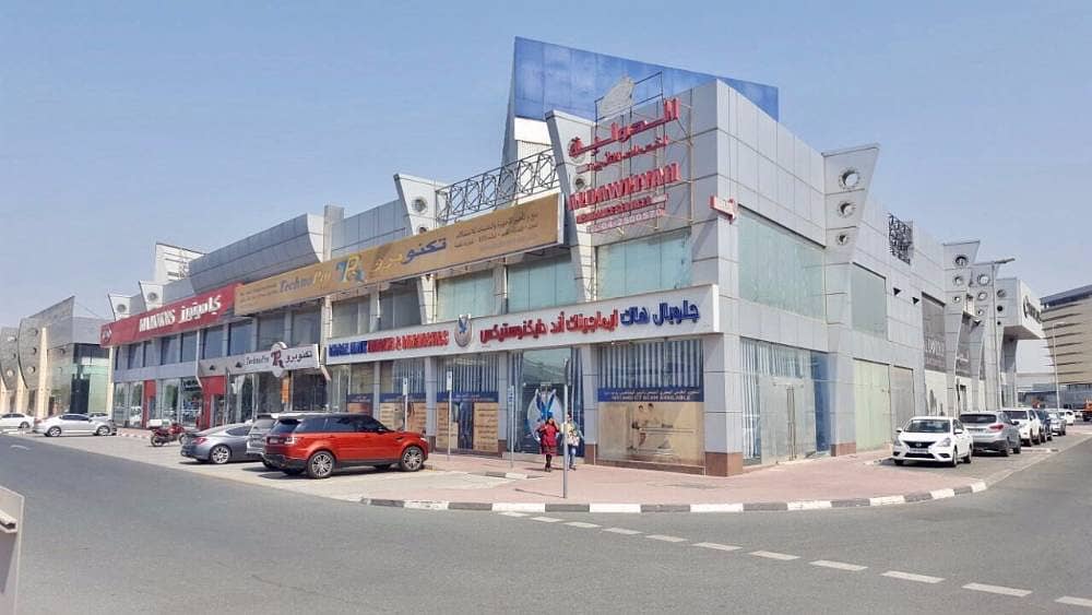 Big size showroom for rent in Port Saeed