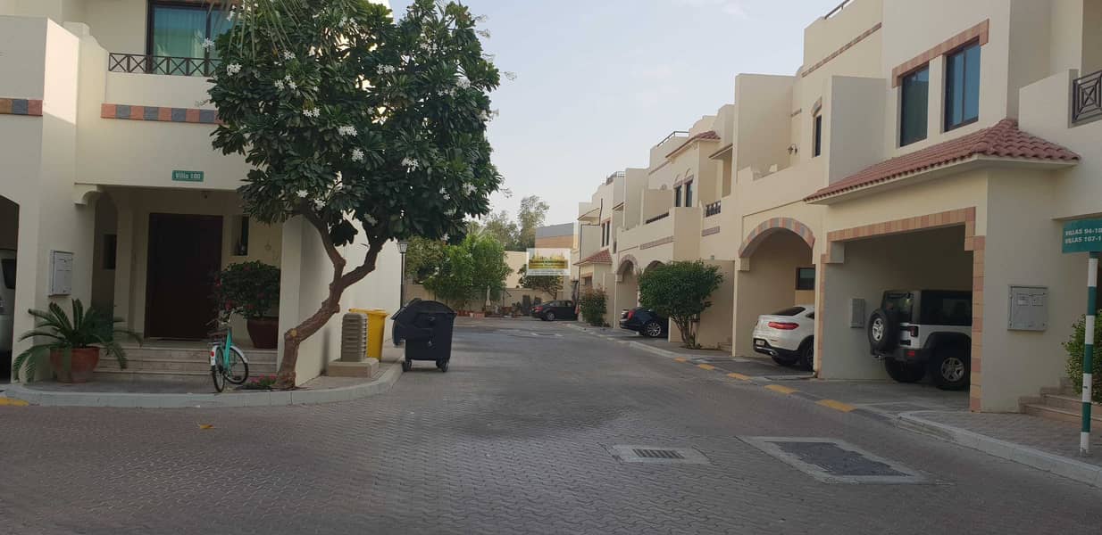 18 Awesome 5BR Villa w/ Parking in Khalidiya Village