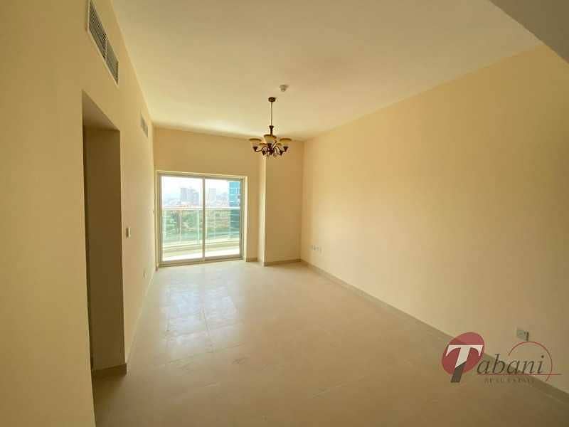 3 Chiller Free |Spacious Apartment|Mid Floor