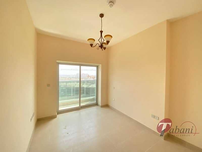 5 Chiller Free |Spacious Apartment|Mid Floor