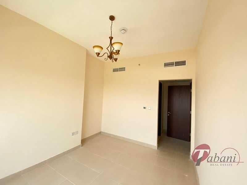 6 Chiller Free |Spacious Apartment|Mid Floor