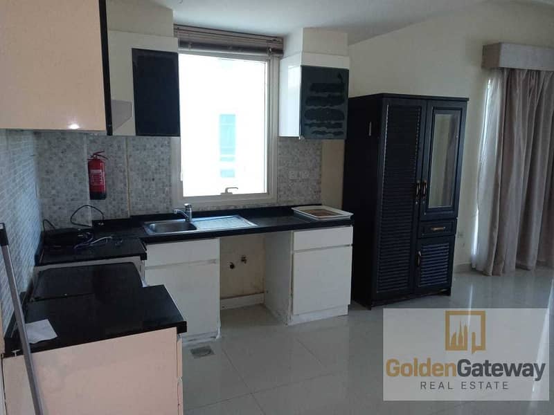 3 1BR Large Layout | Balcony & Parking | 4 chq