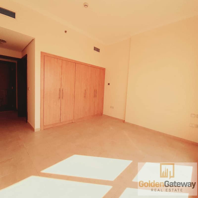 7 Affordable Price Bright High Floor Partial Golf View