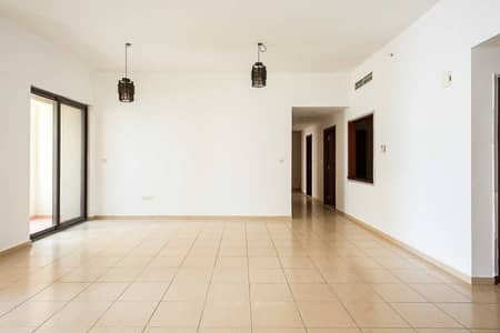 Spacious 3 bed home with decent view of the sea.
