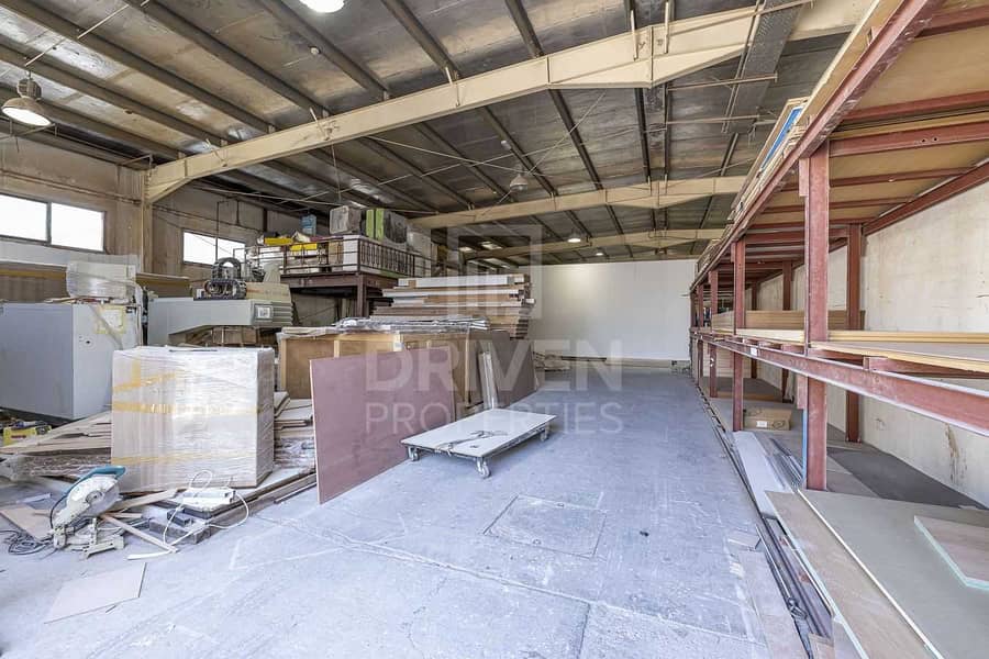 12 Well-kept &  Fitted Industrial Warehouse