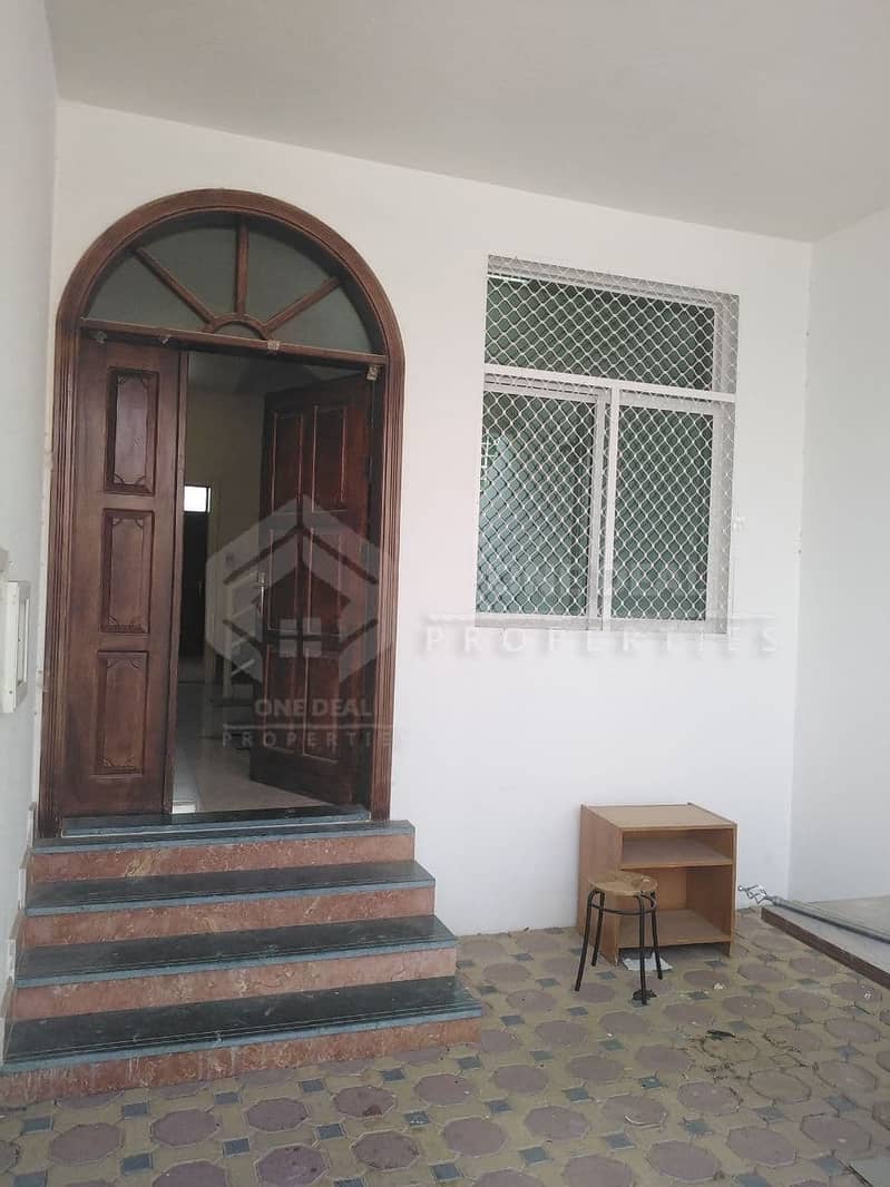 Separate 5BR Dulplex villa in JIMI Al Ain near mall