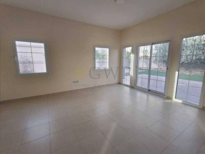 4 Close To Mall | Freshly Painted | Landscaped |