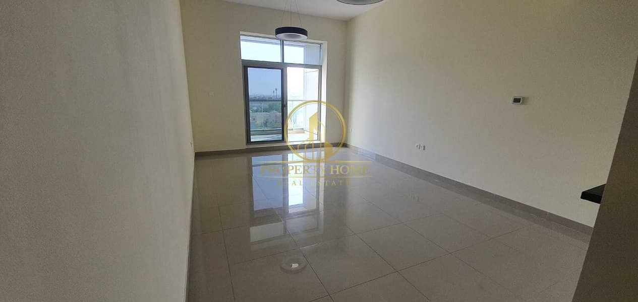 9 Mid Floor - Vacant Unit | Chiller Free | Golf Course Facing